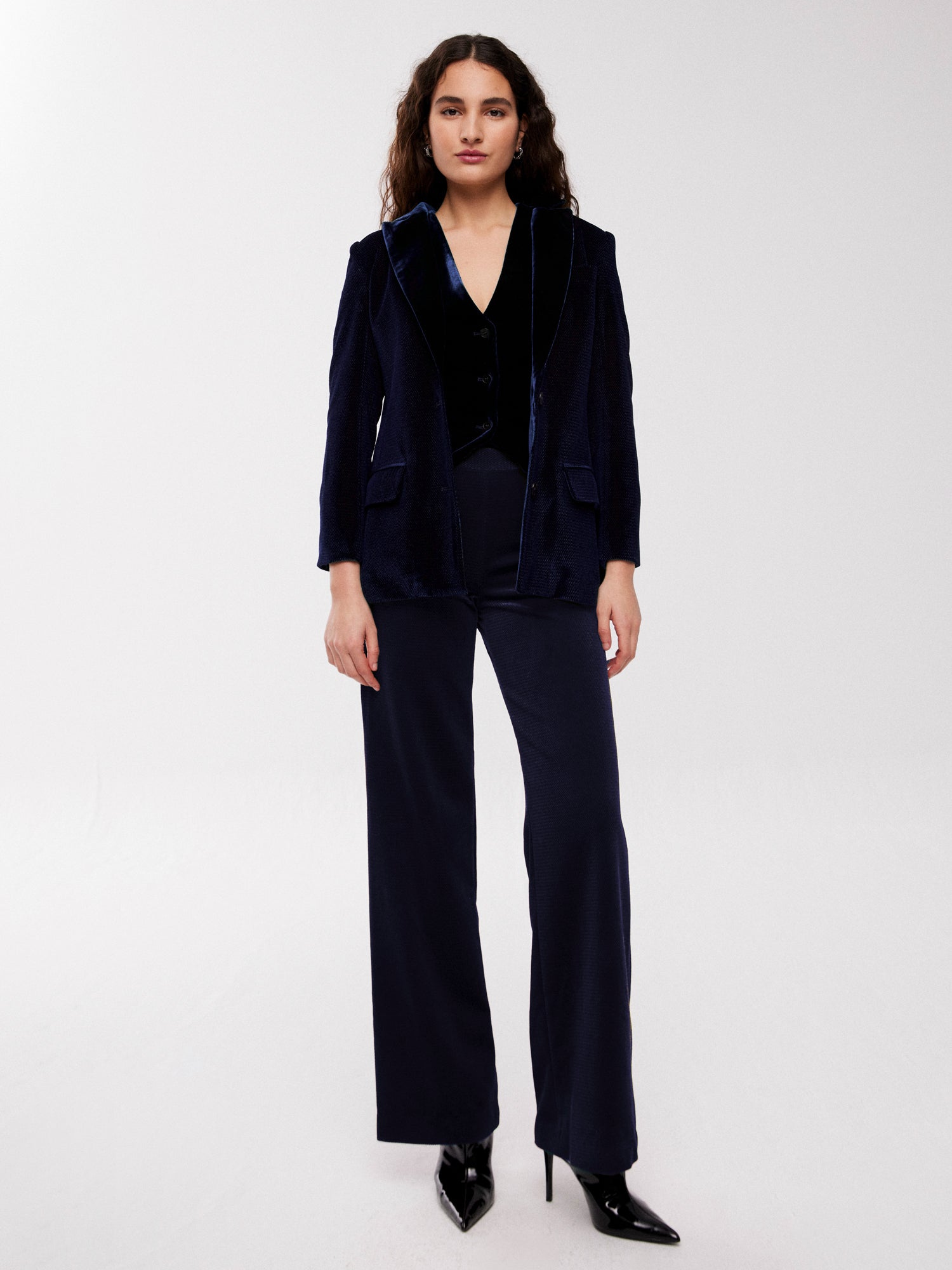 mioh  MICHAEL BLUE - Blue velvet trouser suit for guest, party and daily –  MIOH